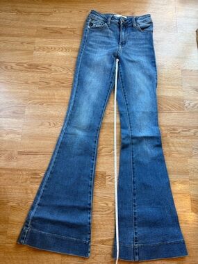 Classic Blue Flared KanCan Women’s Jeans. Size 3/25